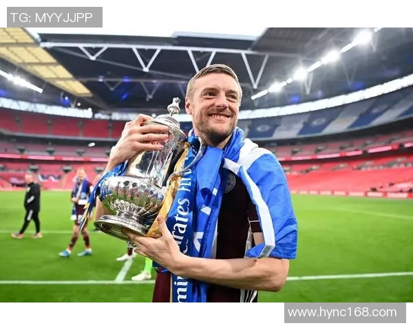 大号码足球巨星的传奇之路：从草根到巅峰的奋斗与荣耀