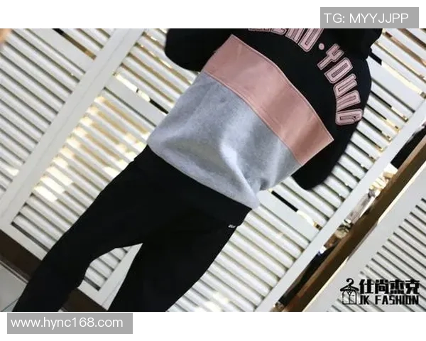 球迷必备潮流单品 足球球星卫衣打造街头运动风尚