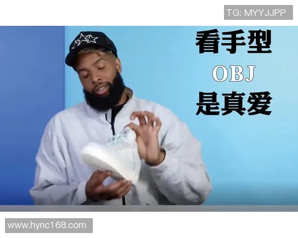 球星亲赠足球球鞋温情传递个人品牌魅力与运动精神